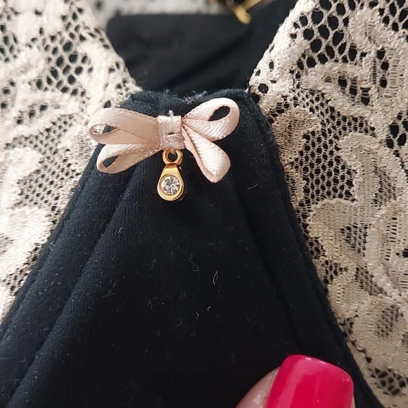 Set of 4 Sexy Soma Bras - Picture 8 of 13